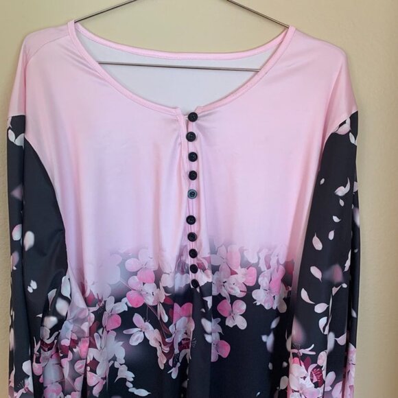 Plus Size Pink and Black Floral Blouse 3X - Picture 2 of 14